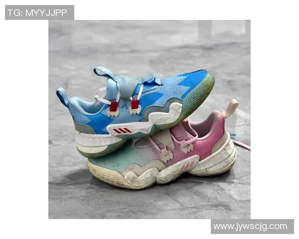 足球明星脚下的鸳鸯鞋揭示了个性与运动科技的完美融合 足球明星脚下的鸳鸯鞋揭示了个性与运动科技的完美融合